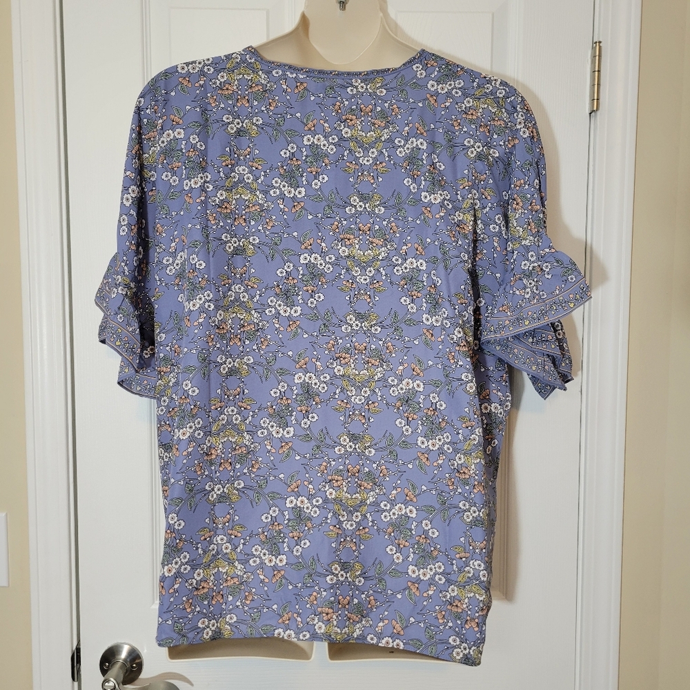 Max Studio Periwinkle Floral Ruffle Sleeve Tie Front Top Plus 2x - Picture 8 of 9